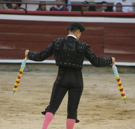 De Reparto en la 2ª de Cali: Cuadrillas a Pulso Firme Ante Campo Real